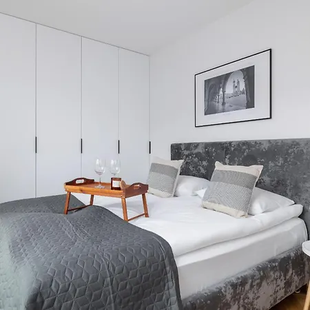 Lux Kosciuszki 39 With Parking By Renters Prestige * Cracóvia